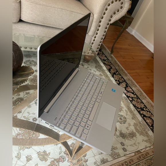 HP 15.6" HD Touchscreen
Laptop Intel - Picture 6 of 16